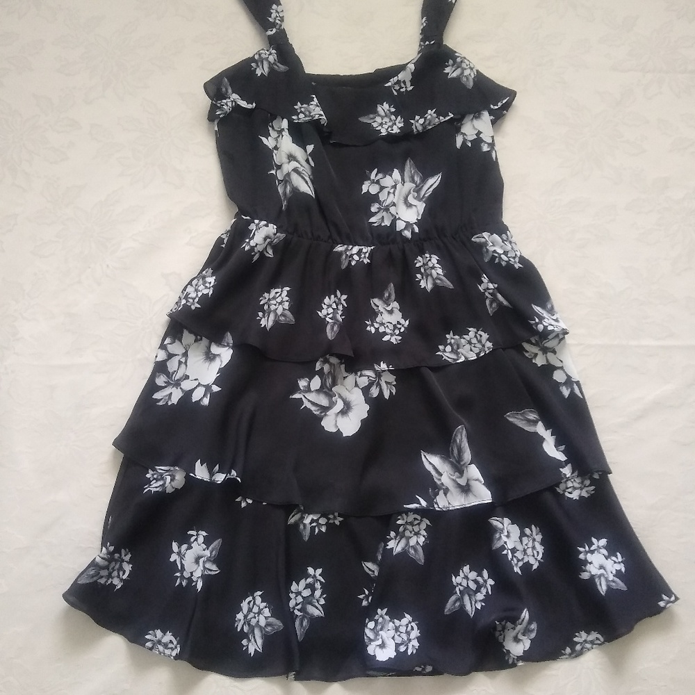 New🎀 Tiered ruffled flowy chiffon flower print - Picture 2 of 5
